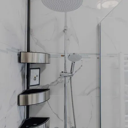 Modern - 2br 6p- 公寓 *
